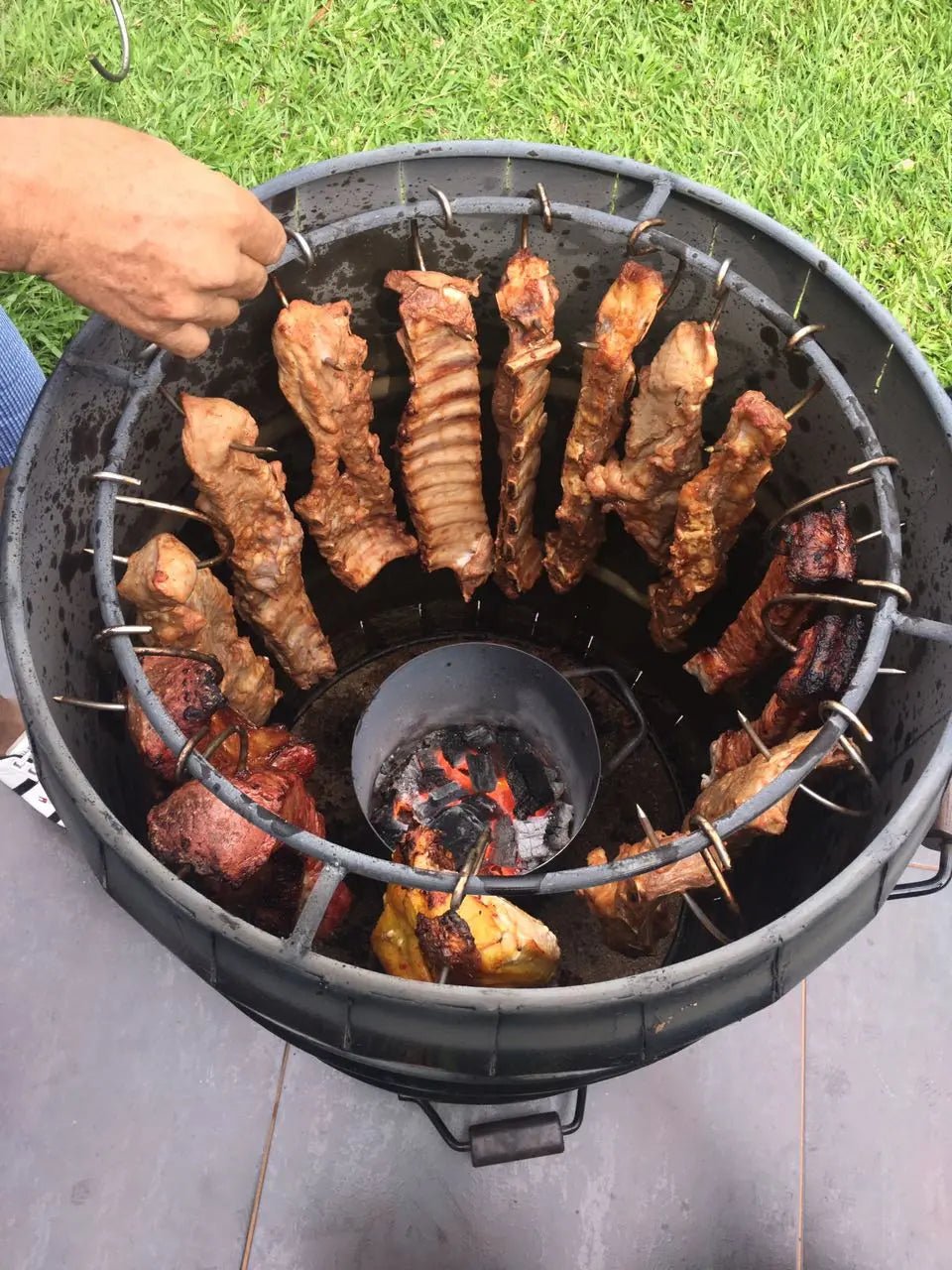 Combo Premium Macro Emprendedor 200lb + 2BARRILES Kit de Accesorios + Curso Virtual + 10 Años de Garantía +PARRILLA) - Asadores El Barril